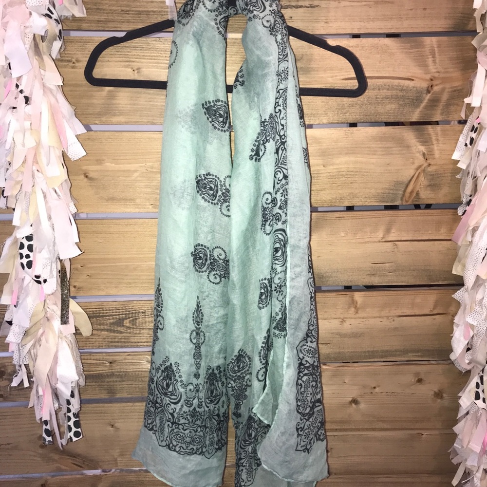 Mint/Gray Pattern Scarf